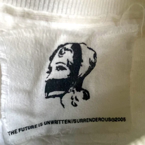 Vintage Surrender Tee - Picture 5 of 6